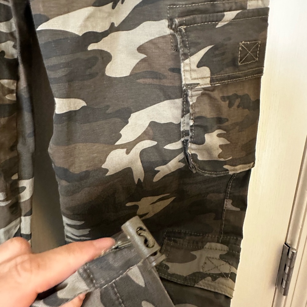 LoveGen Utility Parachute Jogger in Camouflage size 16 new with tags - Picture 3 of 11
